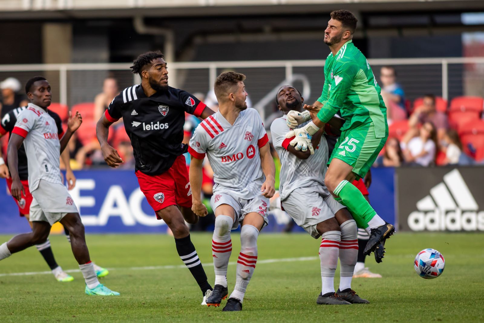 DCU v TOR_7.jpg